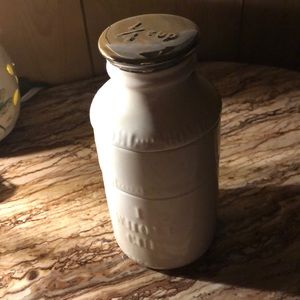 Anthropologie stackable measuring cups